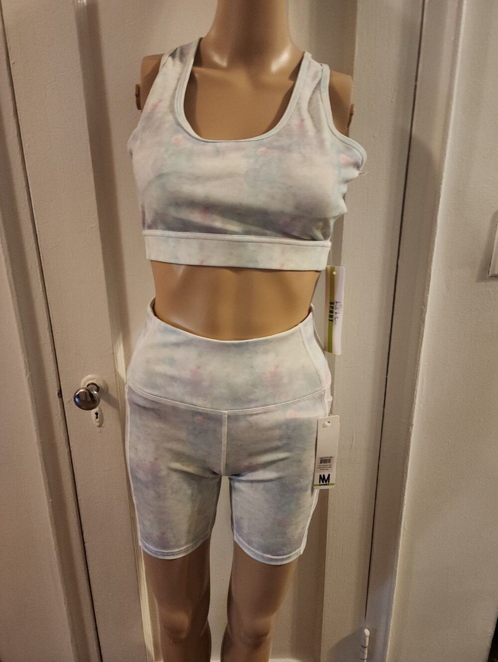 Nicole Miller Sport Bike Shorts/Sport Bra SET Pastel Tie Dye Print Size M NWT